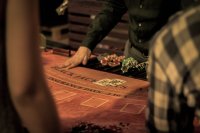 De Geschiedenis van Blackjack: Van Vingt-et-Un tot Wereldwijd Populaire Kaartspel